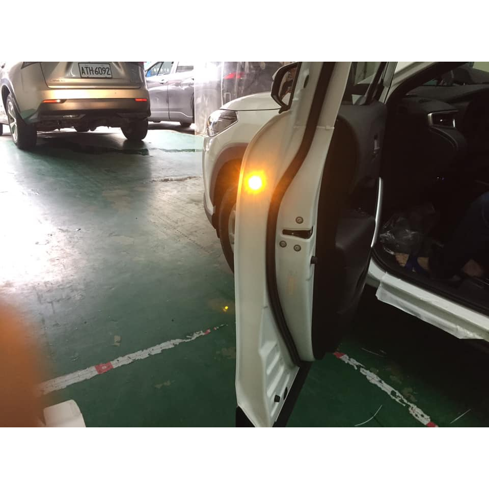 明耀汽車~豐田 2014~2017 YARIS 3代 車門 防撞 警示燈 凸透鏡面 免鑽孔直上