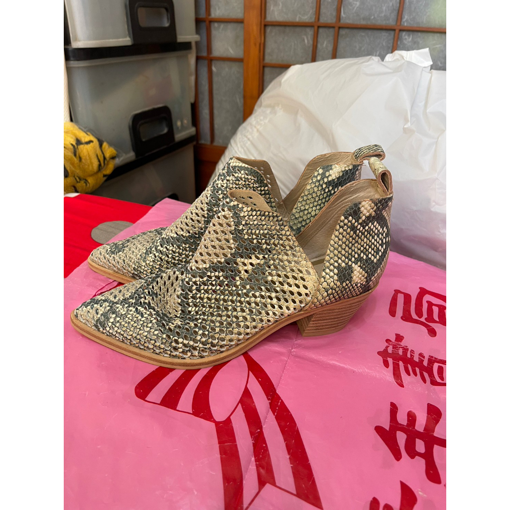 「 二手鞋 」 dolce vita 女版蛇紋休閒鞋 7號（藍綠米白）鐵5