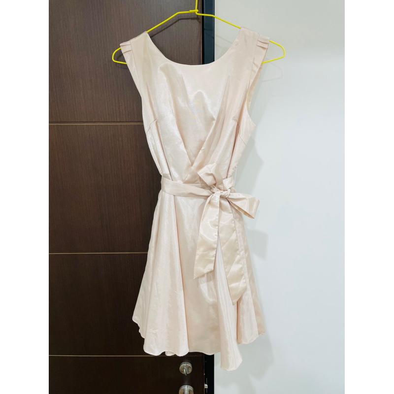 日本品牌Noue Rue(NR) 近全新（僅試穿過） 淺粉色氣質款綁帶收腰洋裝 小禮服 適合婚宴 等重要場合