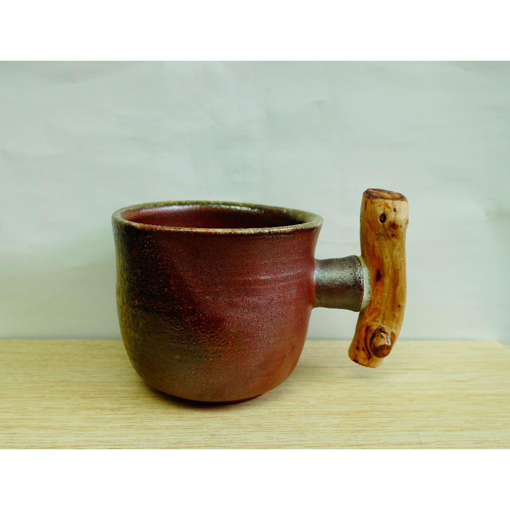 【火紋系列 / 龍柏木柄】《柴燒》茶杯 / 馬克杯 / 水杯 / 咖啡杯 250 ml -- 474 -- 茶具 茶器