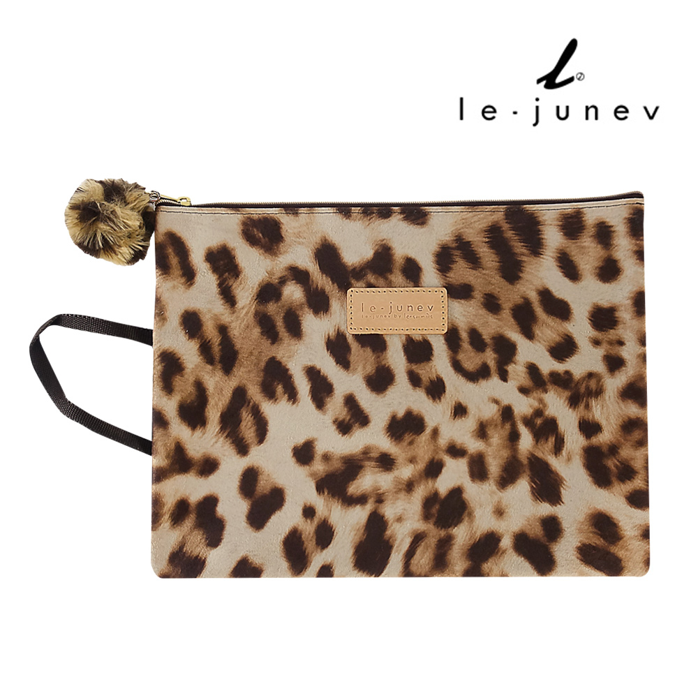 le-junev / L1038-BROWN / 韓國製 絨毛吊飾 豹紋麂皮手拿包-棕色