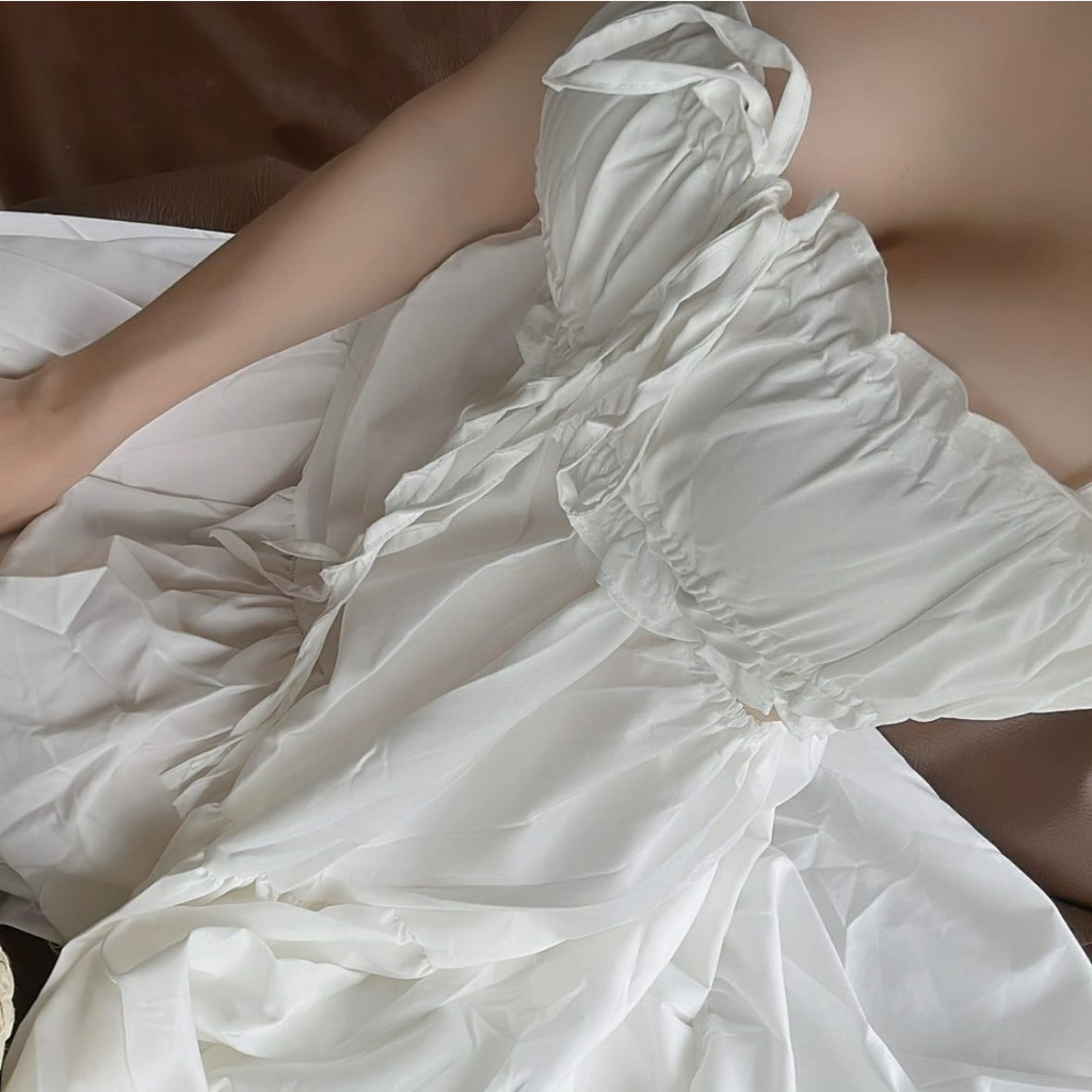 【DOEFF泰國限定】木耳露腰渡假女神長洋 度假洋裝 白色洋裝 黑色洋裝 尾牙洋裝 生日洋裝 禮服洋裝 連身洋裝