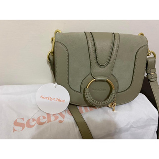 【See by Chloe’】HANA bag 小型麂皮皮革斜背包(陶瓷綠)