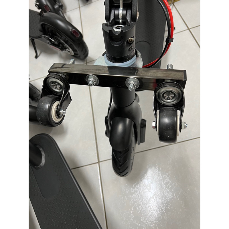 電動滑板車輔助輪直立推車輪