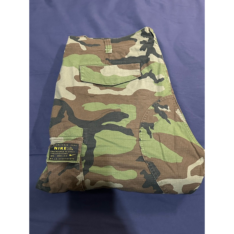 &lt;二手商品&gt;Nike Sb Cargo Pants 迷彩/軍綠