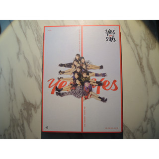 二手CD TWICE YES OR NO 迷你六輯 (韓版 內頁寫真有分離)