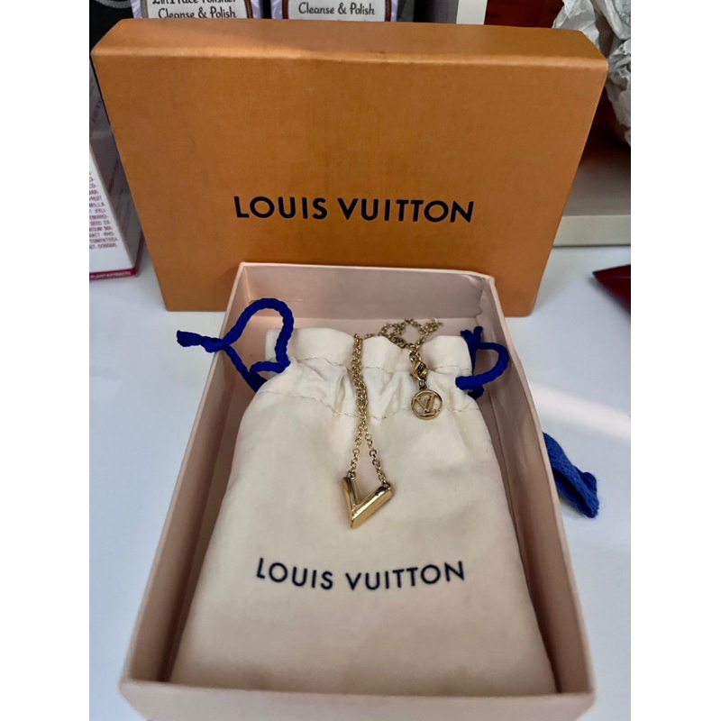 🛍️二手 LOUIS VUITTON 金色項鍊 LV 項鍊  經典V項鍊