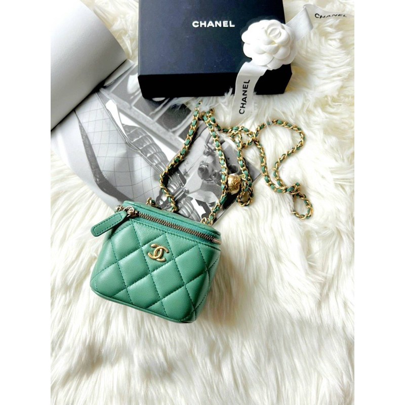 台灣現貨🌟 Chanel 寶石綠色 金球小盒子 小包一定要買亮色呀😍正品代購歐洲代購