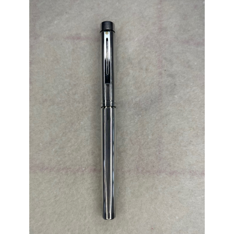 西華Targa鍍銀直條鋼筆，14K/F尖，品項新。