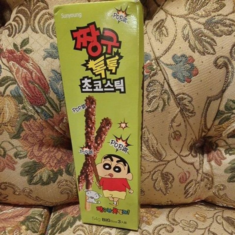 韓國蠟筆小新 跳跳糖巧克力餅乾棒 跳跳糖巧克力 巧克力棒 54g/3入 即期