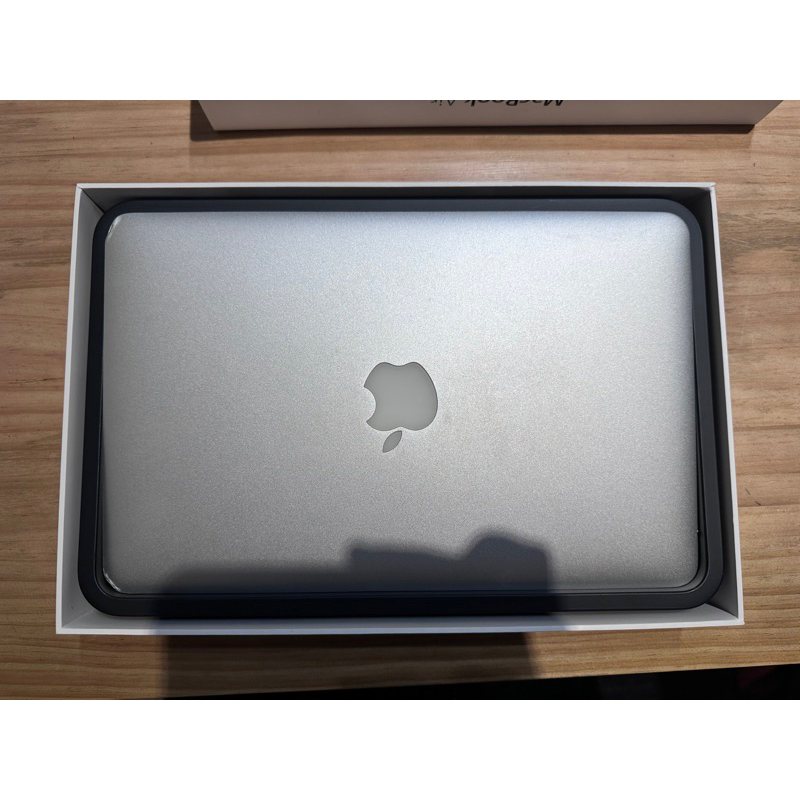 ［二手］MacBook Air 11 英吋 送名牌電腦包