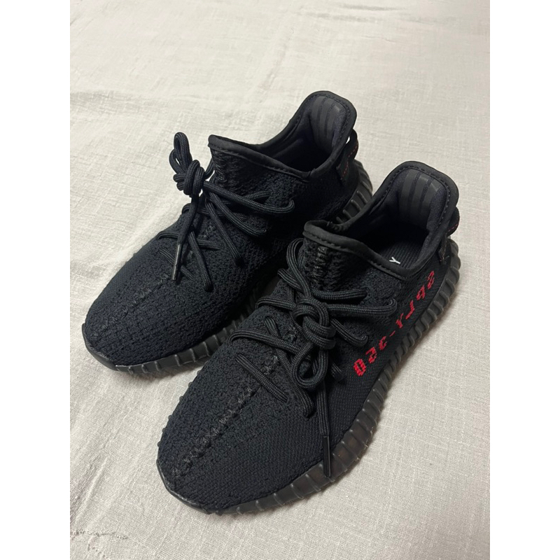 《近全新》Adidas Yeezy Boost 350 V2 &lt;黑紅&gt;