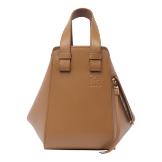 * 限時特價 * Loewe Hammock Compact 橡木色皮革吊床包 | ASCE