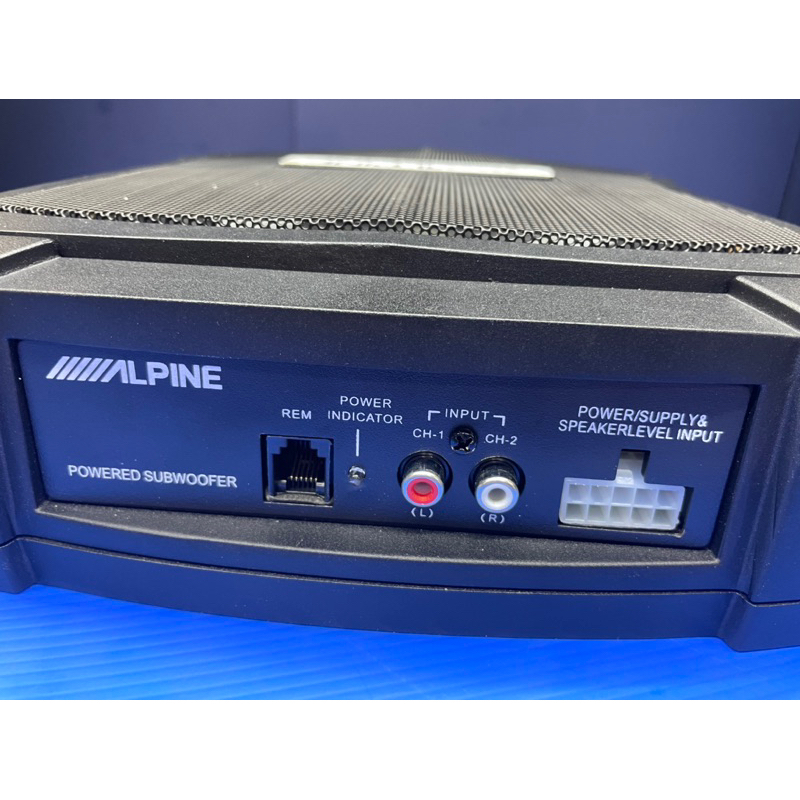 售 ALPINE 8吋重低音 9.9新 外盒都在 線組都在 有測試檔 （有雜音是放在桌上產生的共鳴） 售3200