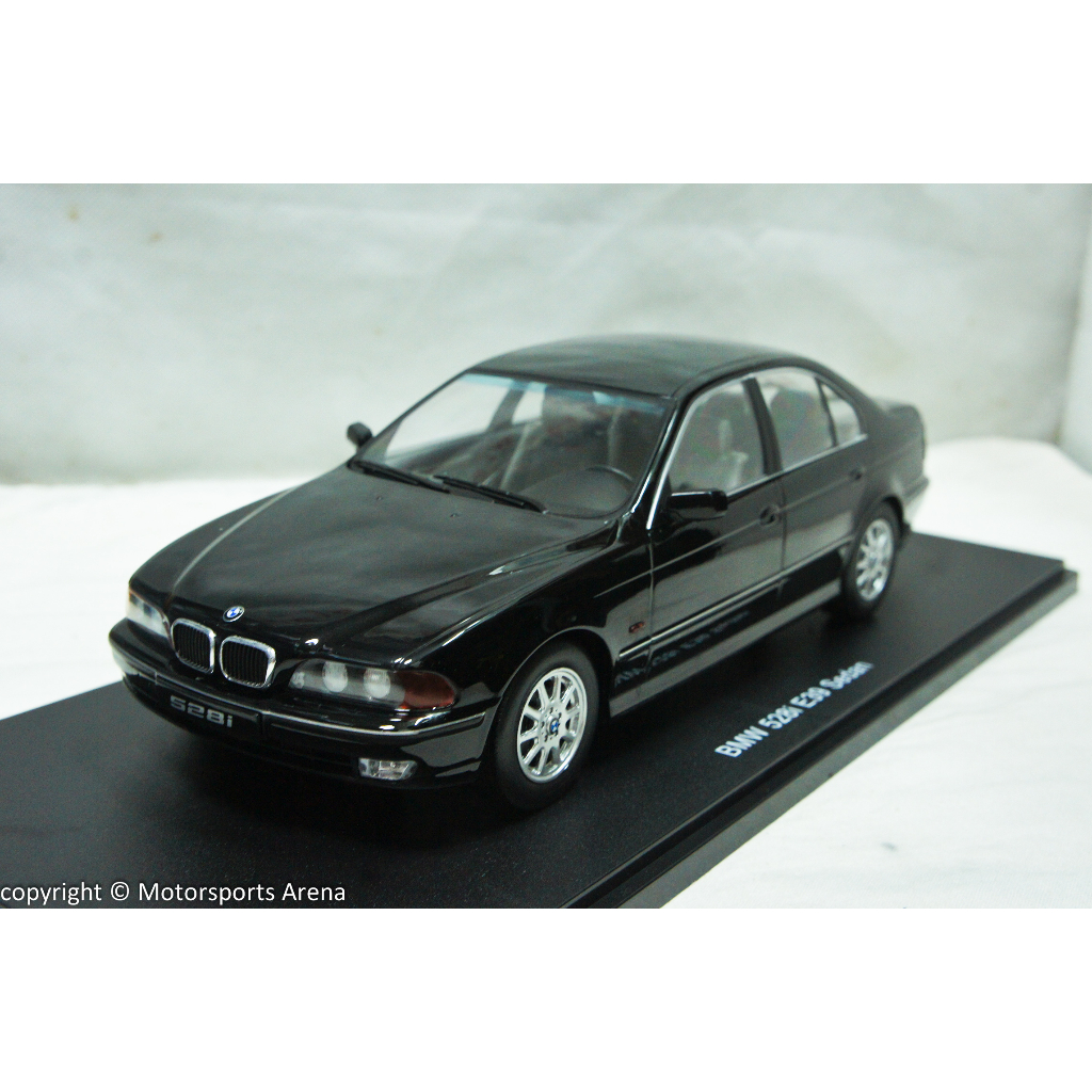【現貨特價】1:18 KK-Scale BMW 528i E39 limousine 1995 黑色