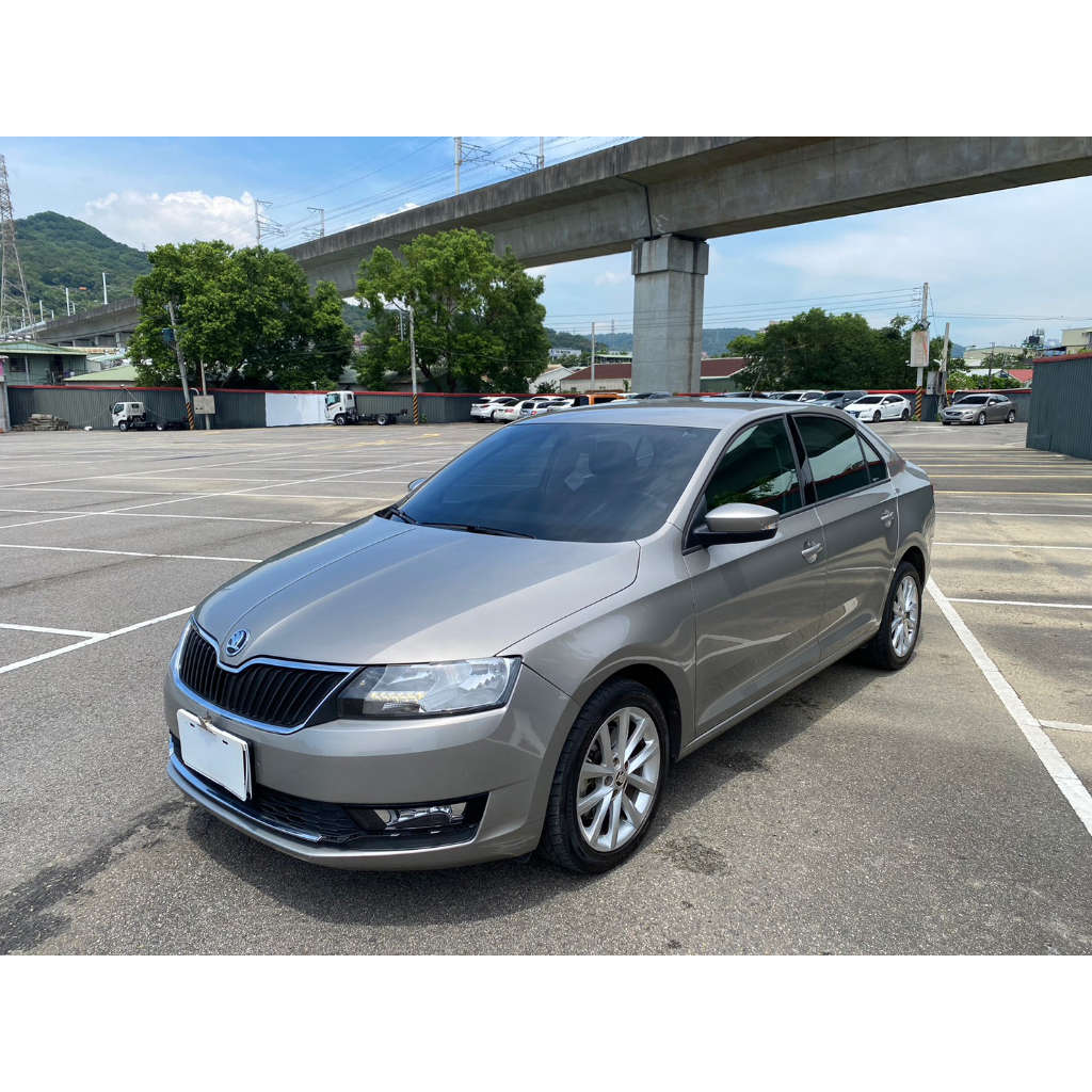 44w 2019 Skoda Rapid 1.4 TSI 汽油 琥珀棕