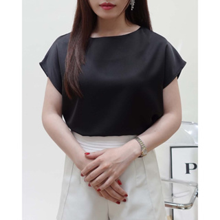正韓流行服飾韓國女裝上衣pei法式優雅黑色緞面上衣現貨