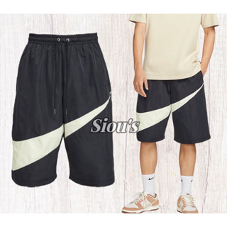 ［Siou's］Nike Swoosh shorts 大勾防潑水休閒 過膝短褲 黑色FB7870-010