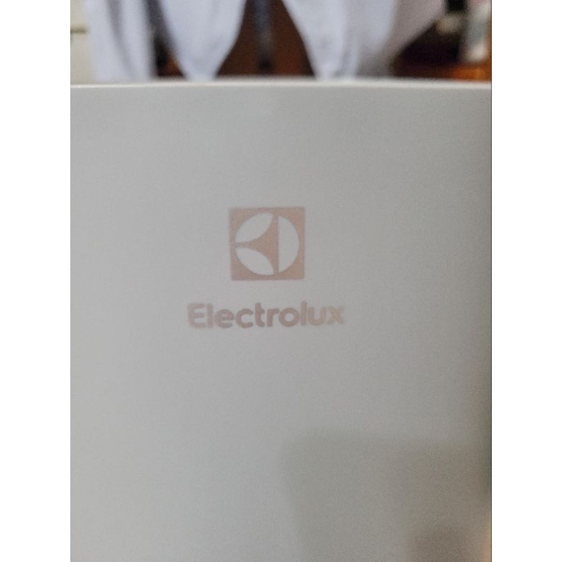 二手伊萊克斯Electrolux 空氣清淨機(已換上一個新濾網)，只面交大台北地區因為沒有包裝