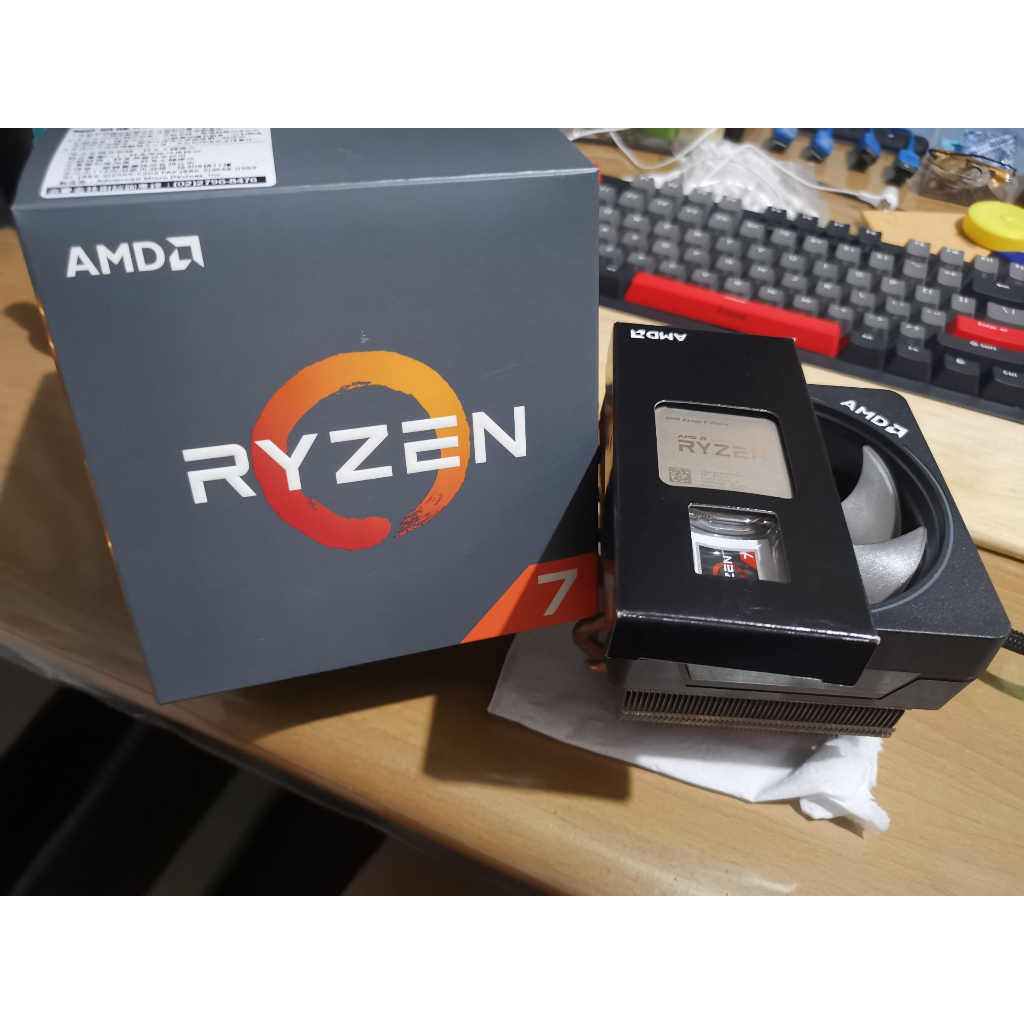 AMD Ryzen R7 2700X 處理器 有盒裝有風扇（週末大優惠）