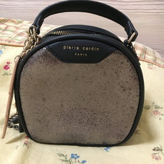 8成新plerre cardin (皮爾卡登)防刮皮/肩/側揹包/手提包(金黑色)馬來西亞購買