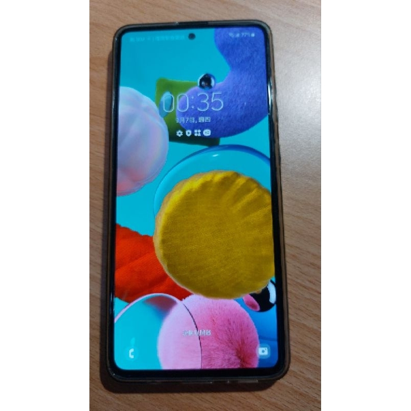 Samsung Galaxy A51 朋友寄賣，使用不到五次，二手美機。