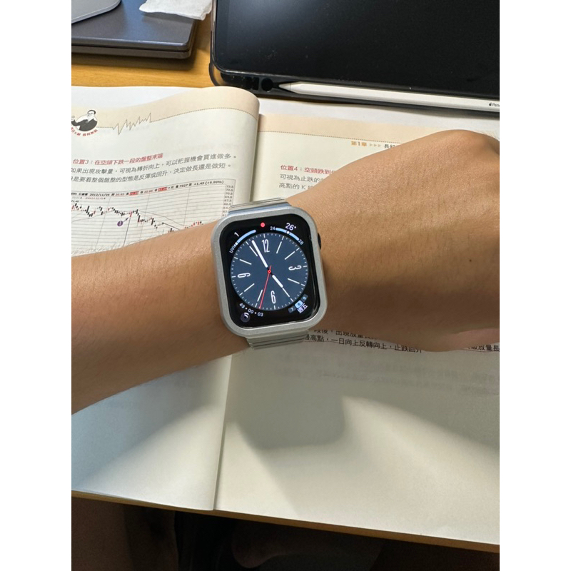 Apple Watch s8 45mm gps版本  午夜色 二手保固內 附錶帶