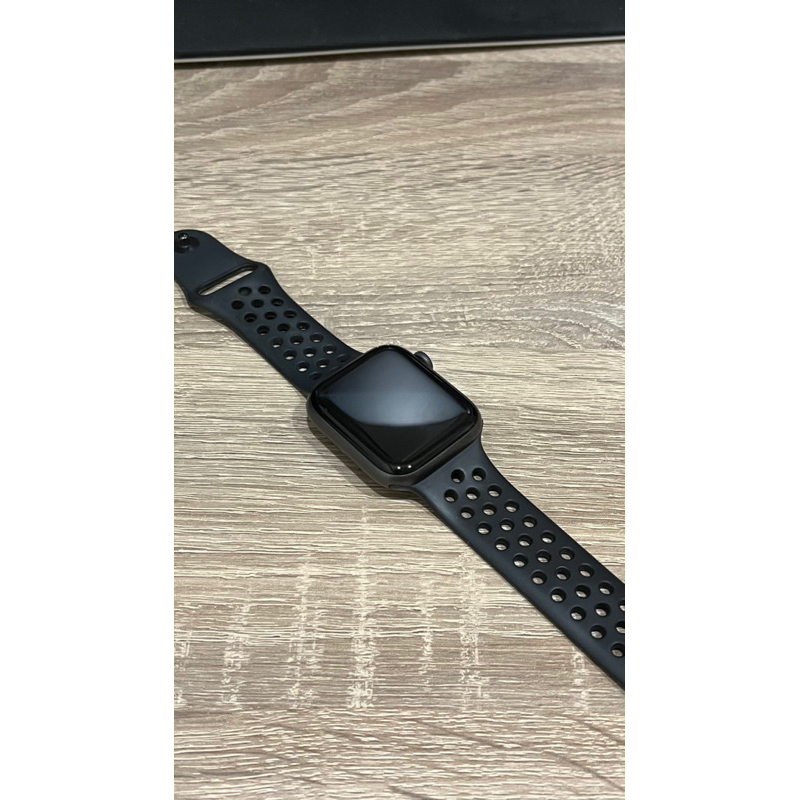 Apple Watch S4 44mm Nike版本/GPS/換新手錶便宜出清/送錶帶