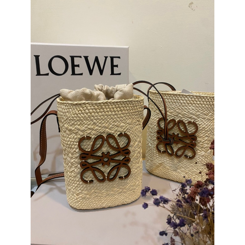 Loewe 草編小包