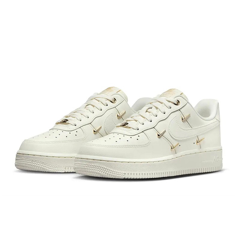 【LunaShop 現貨】W NIKE AIR FORCE 1 ‘07 LX  小金勾 FV3654 111