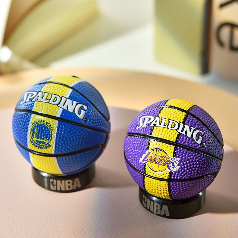 NBA籃球吊飾 kobe 鑰匙圈 背包掛件 掛件 紀念品 熱火 湖人 勇士 籃網 Curry 太陽 科比 杜蘭特 詹姆斯