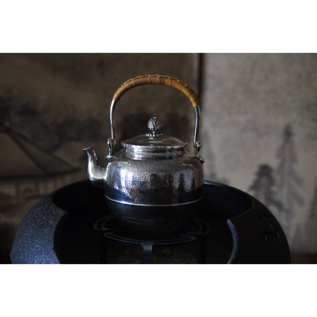 《日本生駒款》 銀壺 | 藤編提梁  純銀手工製 | 煮水壺