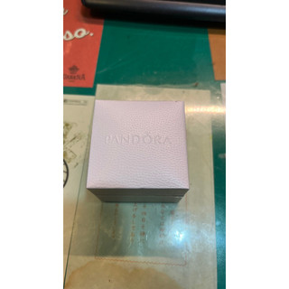 Pandora 墜飾盒子 （只有盒子、無內容物）