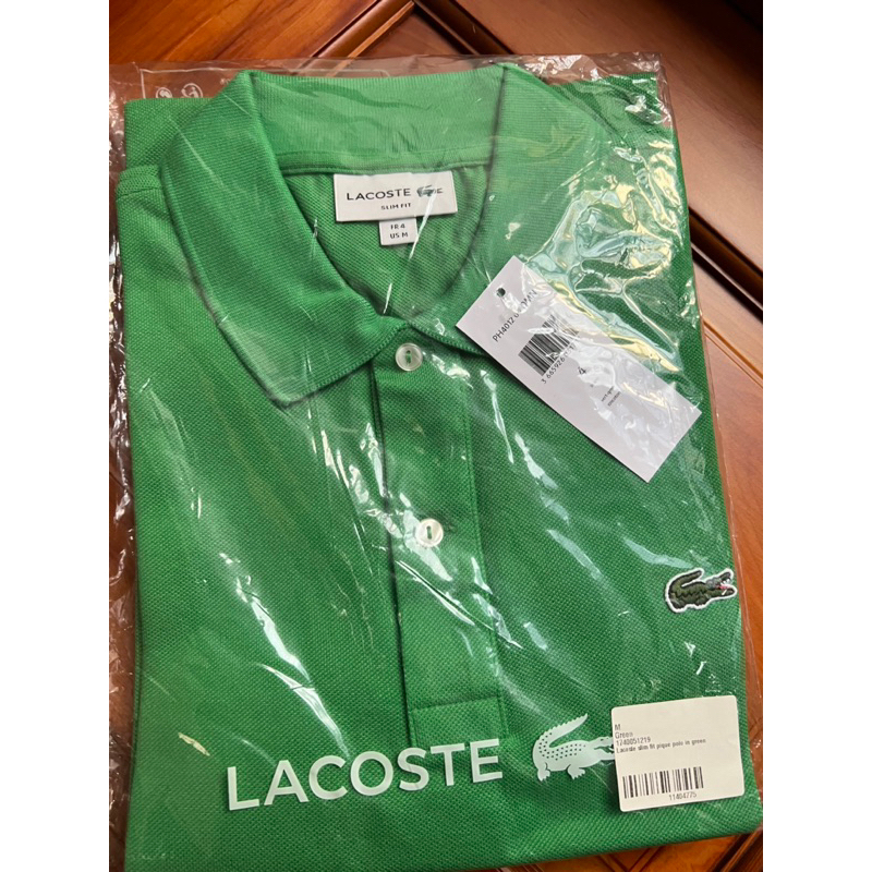 全新 基本款 法國 鱷魚 LACOSTE 亮綠色 黃綠色 合身版 POLO衫。現況如圖。尺寸：US:M號 FR:4號
