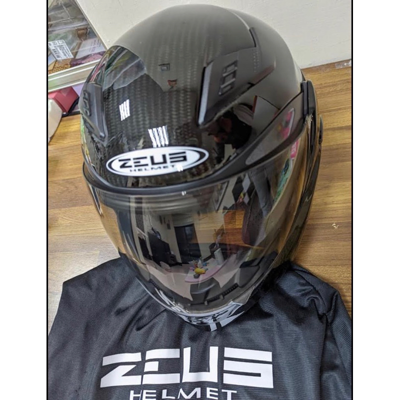 ZEUS ZS-3500碳纖維全罩安全帽 二手九成九新全帽無刮傷無摔傷