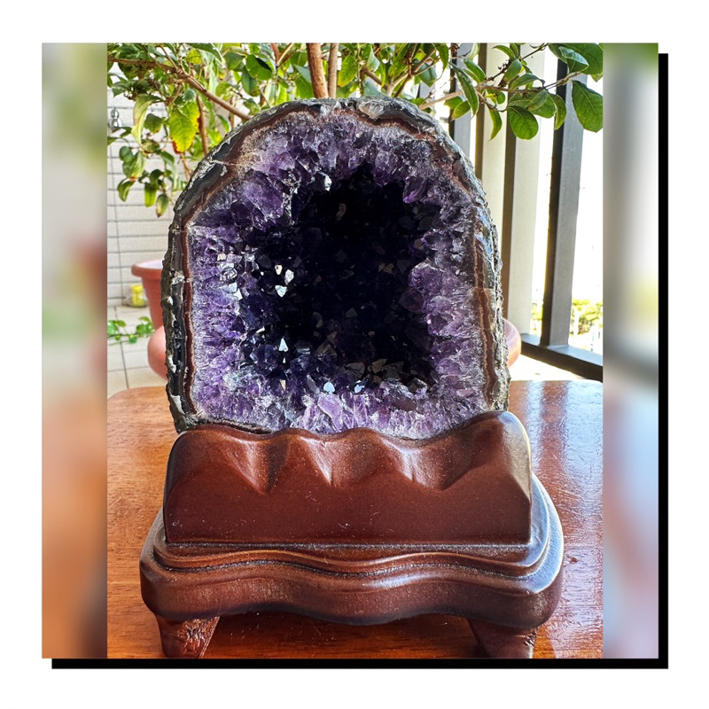 ESP烏拉圭小晶洞 小立洞 紅瑪瑙紫晶洞 土型晶洞 紫水晶 桌上擺件 附訂製木座（1.65kg)