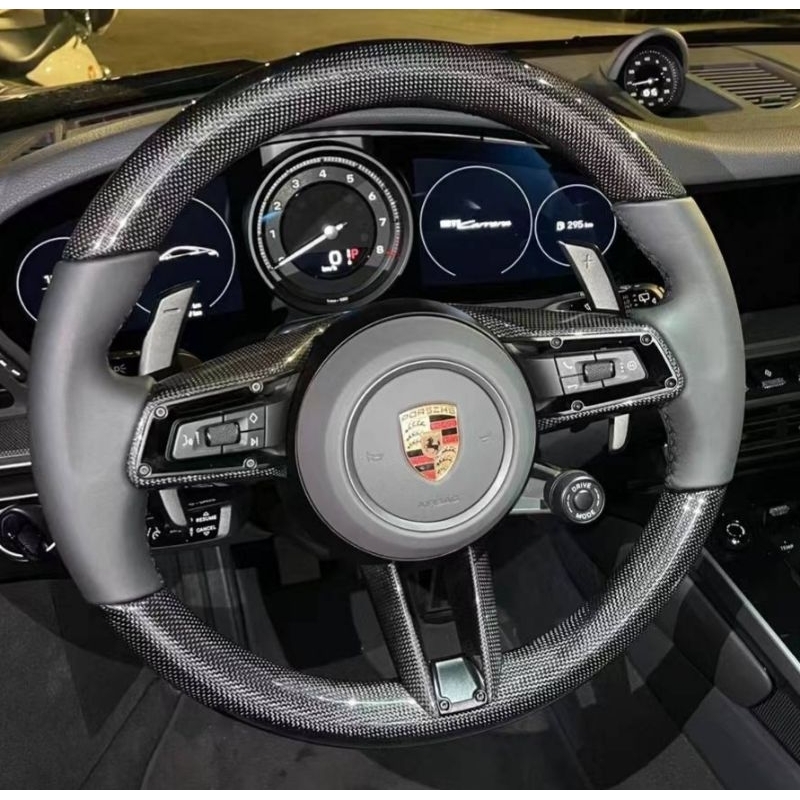 #Porsche 911 992 原廠碳纖維多功能方向盤，可客製化，歡迎詢問。