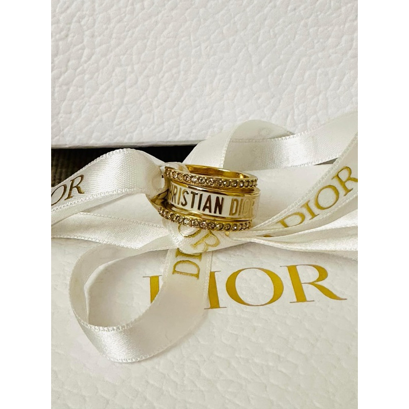 Diorcode求婚戒指套裝有三個戒指專櫃購入$19500