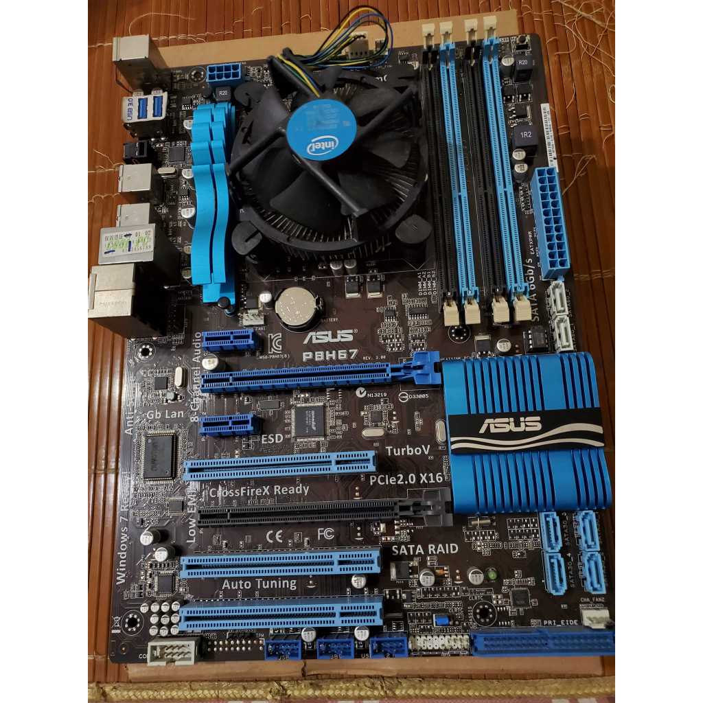 主機板Asus  P8H67   CPU i5+2500  ( 二手良品  四個記憶體插槽正常 )    附側板