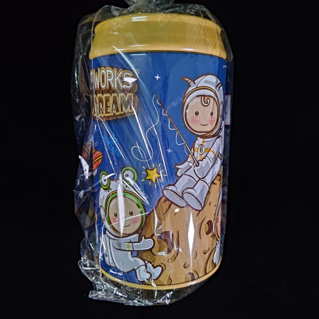 外星寶寶大可樂罐存錢筒 外星寶寶 大可樂罐存錢筒 造型存錢筒 存錢罐 存錢筒 (夾娃娃機商品)