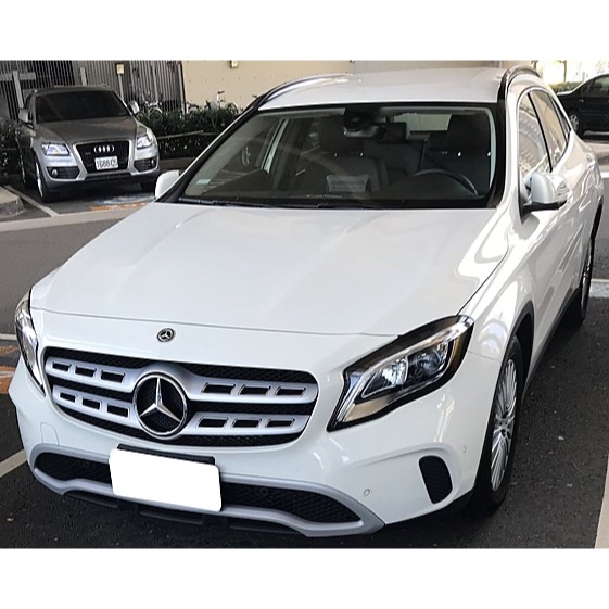 2017 BENZ GLA180 遊走在都會叢林的 流線外型