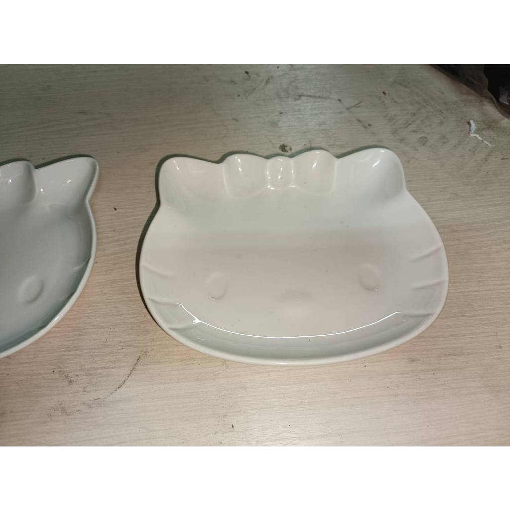 【銓芳家具】貓9.5吋造型餐盤 強化瓷器 Hello Kitty 高級陶瓷盤 白色餐盤 點心盤 KT 造型瓷盤