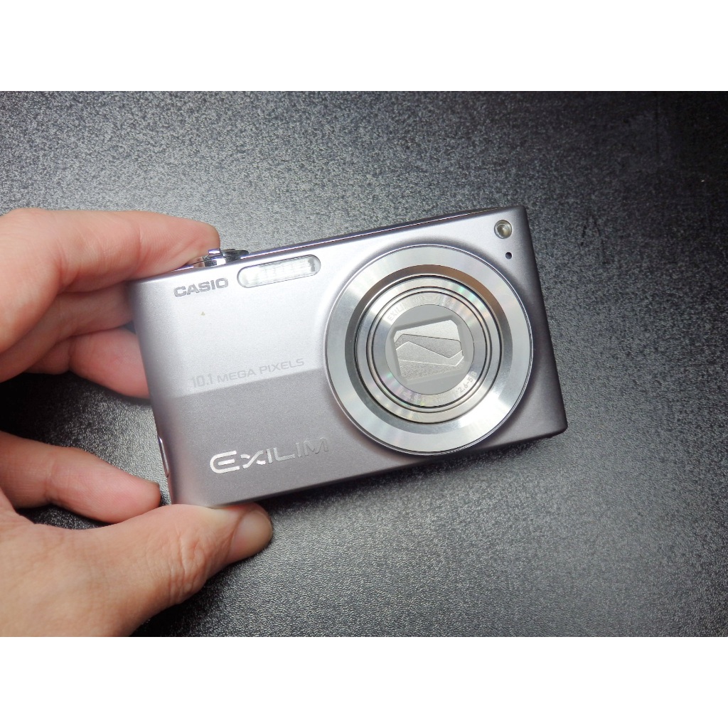 &lt;&lt;老數位相機&gt;&gt;CASIO EXILIM EX-Z200 (CCD / 廣角變焦鏡頭 / 防手震 / 銀色 )