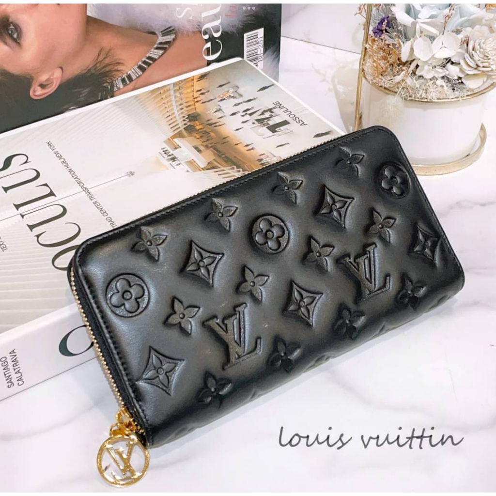 二手旗艦 LOUIS VUITTON LV 黑色 羊皮 立體字紋壓紋 12卡 ㄇ字拉鍊 長夾 皮夾(中友店)