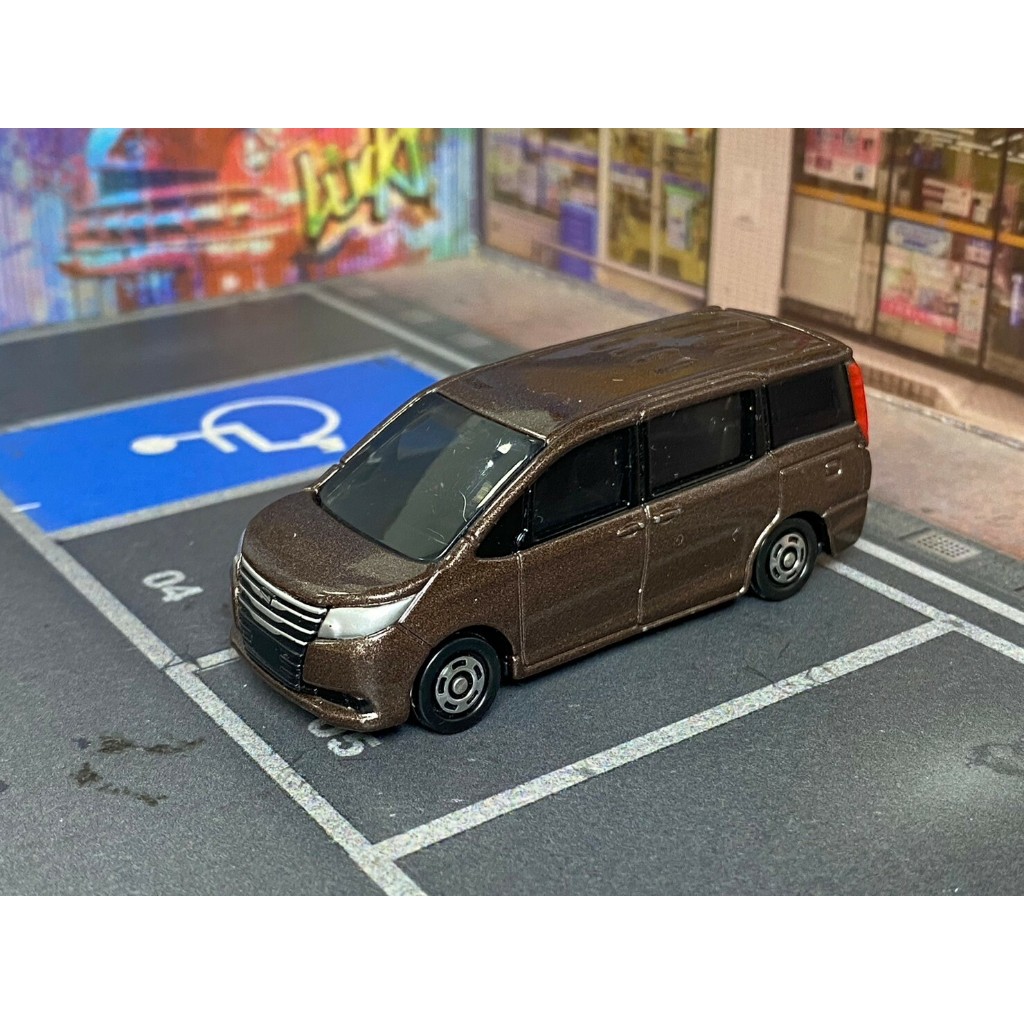 TOMICA-A13-無盒戰損-TOYOTA NOAH 深棕