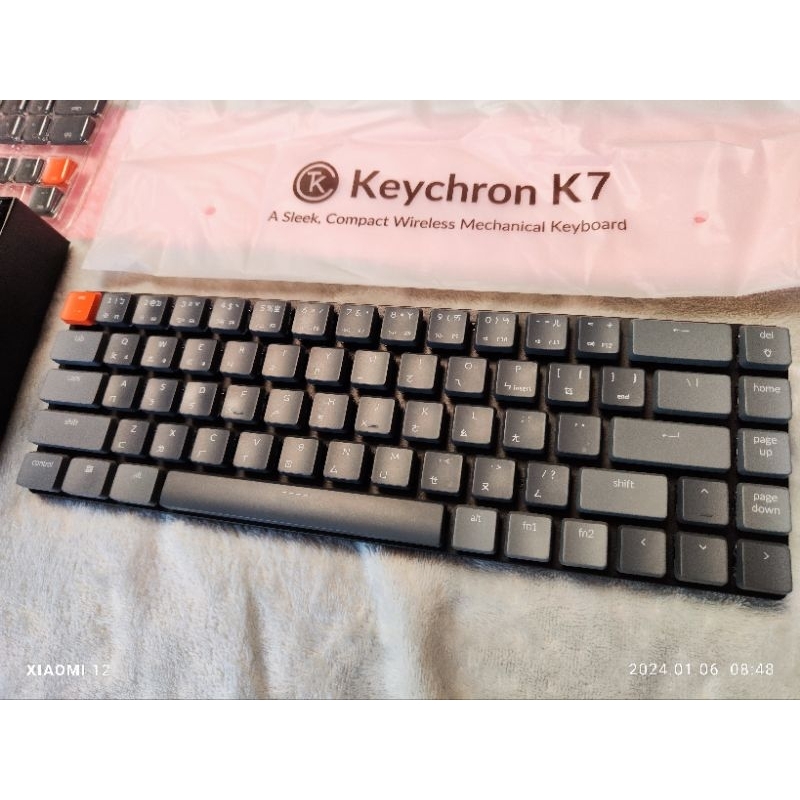 含注音鍵帽 Keychron K7 極輕薄 RGB 背光無線機械式鍵盤 青軸 含注音鍵帽