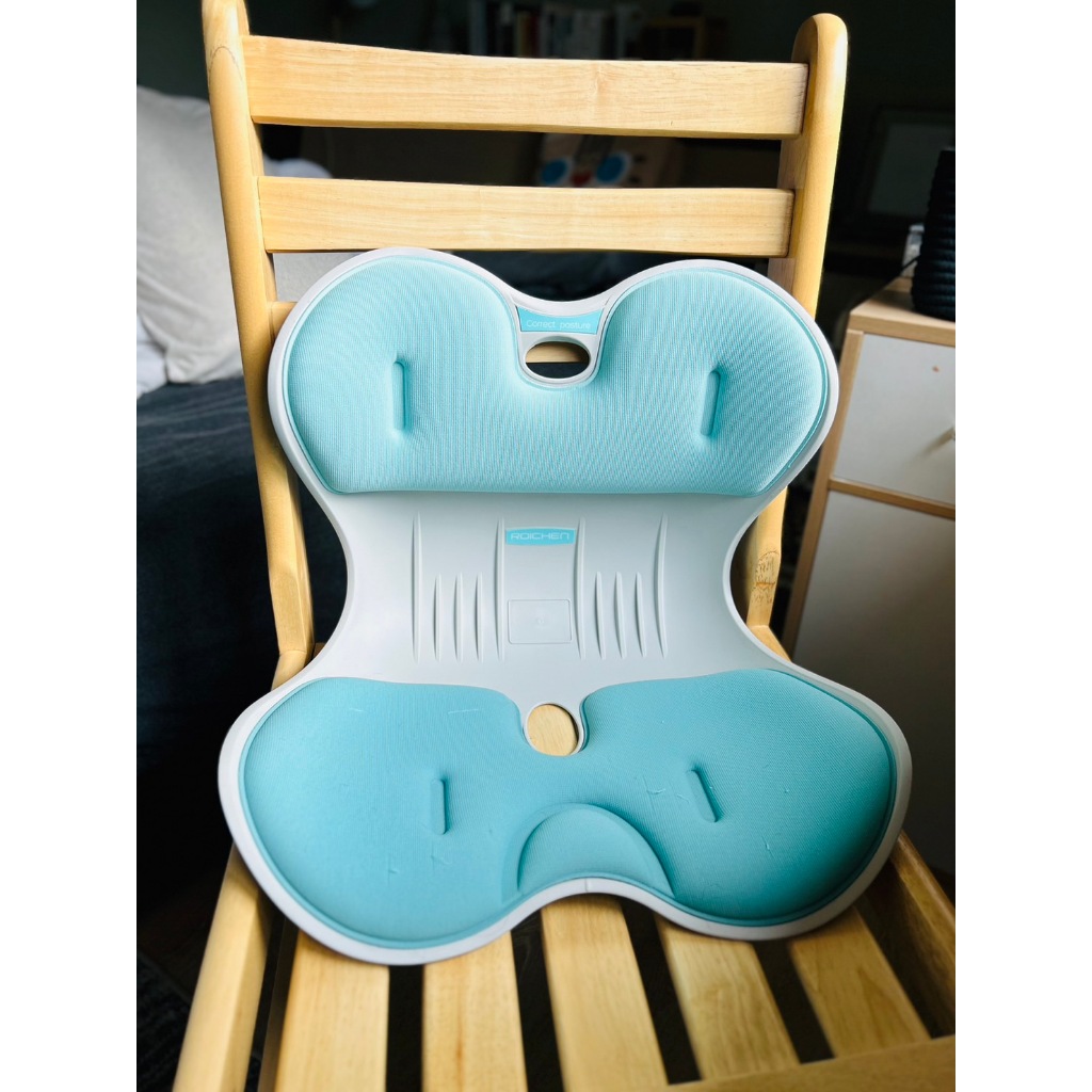 Roichen 韓國 減壓舒適護脊坐墊/椅墊 女用成人款 護腰坐墊 正給美姿 水藍色