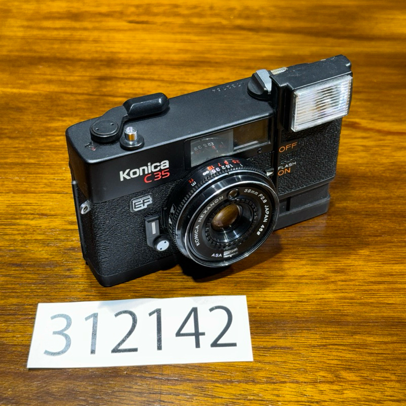 Konica C35 EF，38mm 大光圈F2.8底片相機