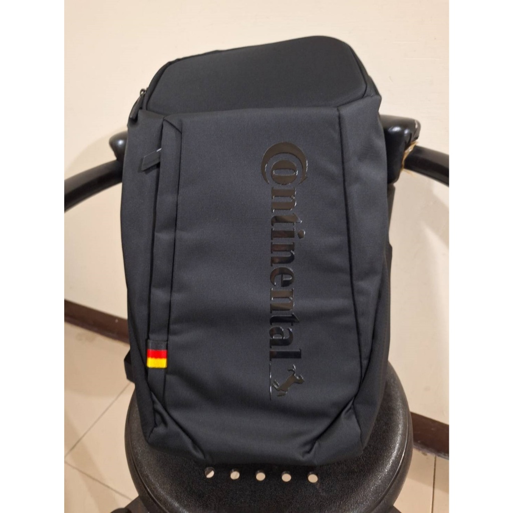 【全新】Continental德國馬牌－多功能硬殼電腦包後背包(黑色)