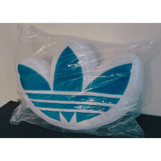 Adidas Originals三葉草抱枕 經典藍白配色三葉草logo造型